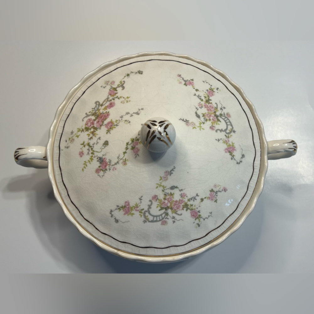 Pope Gosser China - princess pattern - antique serving dish with lid
